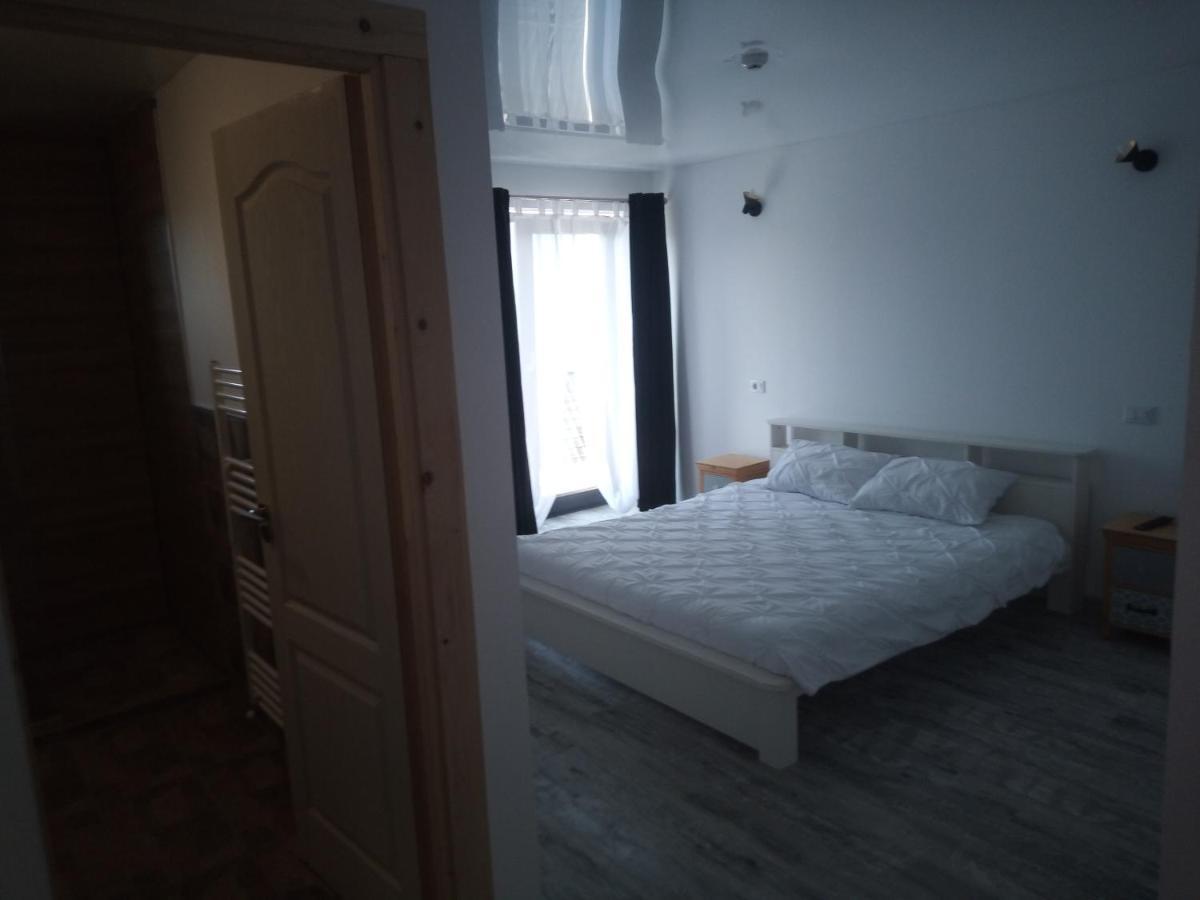 Hotel Casa Prieteniei - Cazare à Piatra Neamţ Extérieur photo